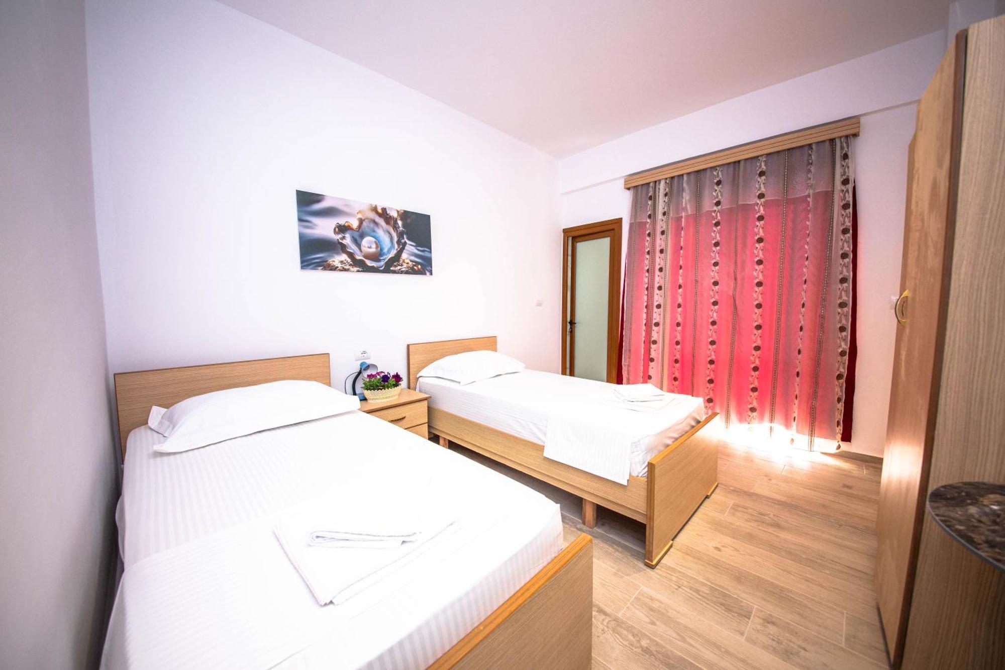 Hotel Perla كساميل المظهر الخارجي الصورة