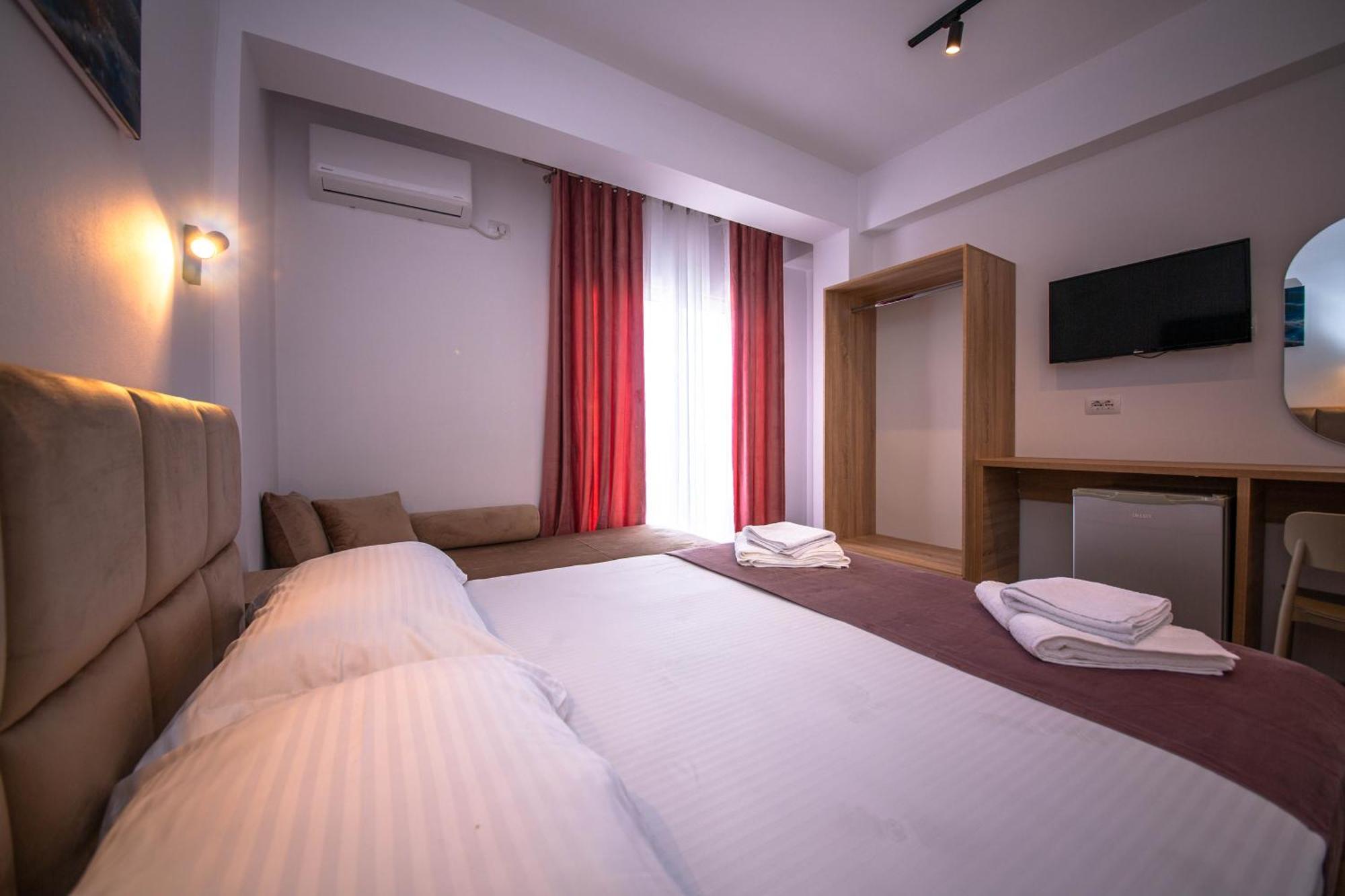 Hotel Perla كساميل المظهر الخارجي الصورة