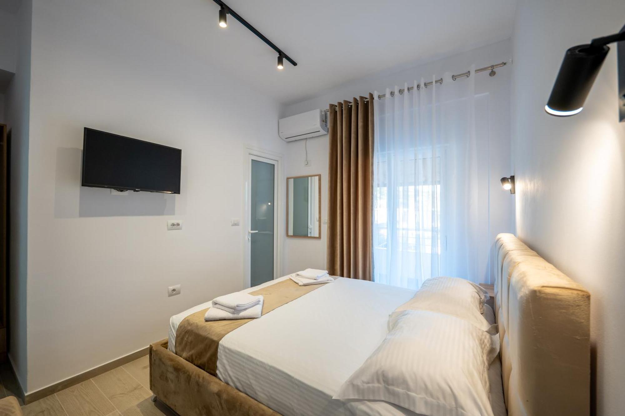 Hotel Perla كساميل المظهر الخارجي الصورة