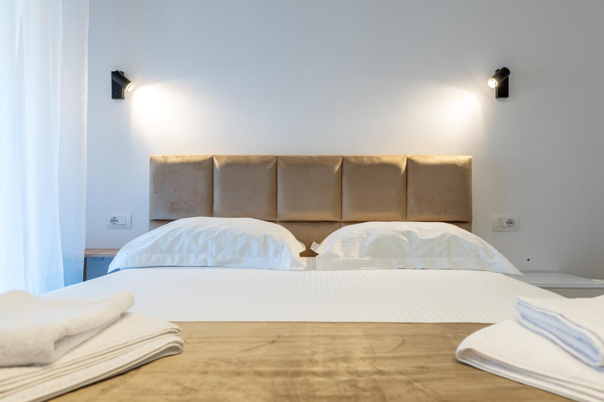 Hotel Perla كساميل المظهر الخارجي الصورة