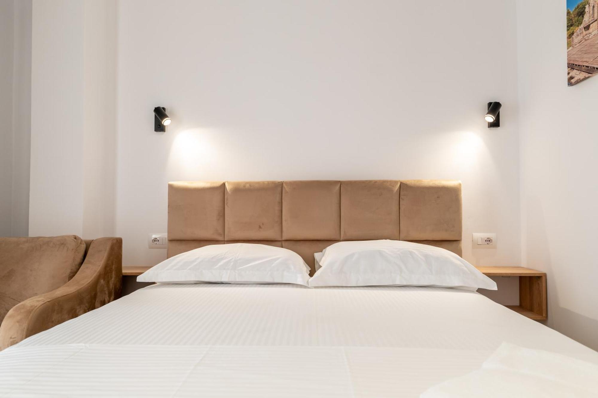 Hotel Perla كساميل المظهر الخارجي الصورة