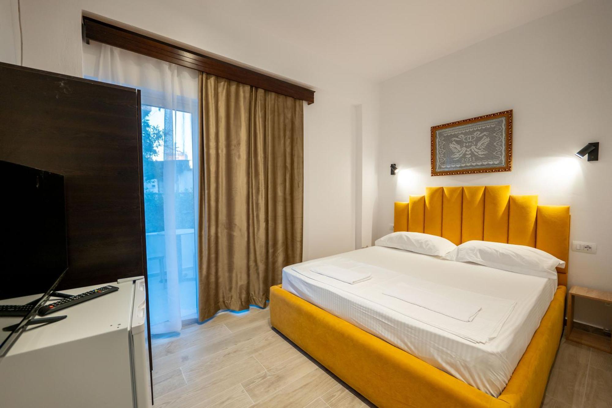 Hotel Perla كساميل المظهر الخارجي الصورة